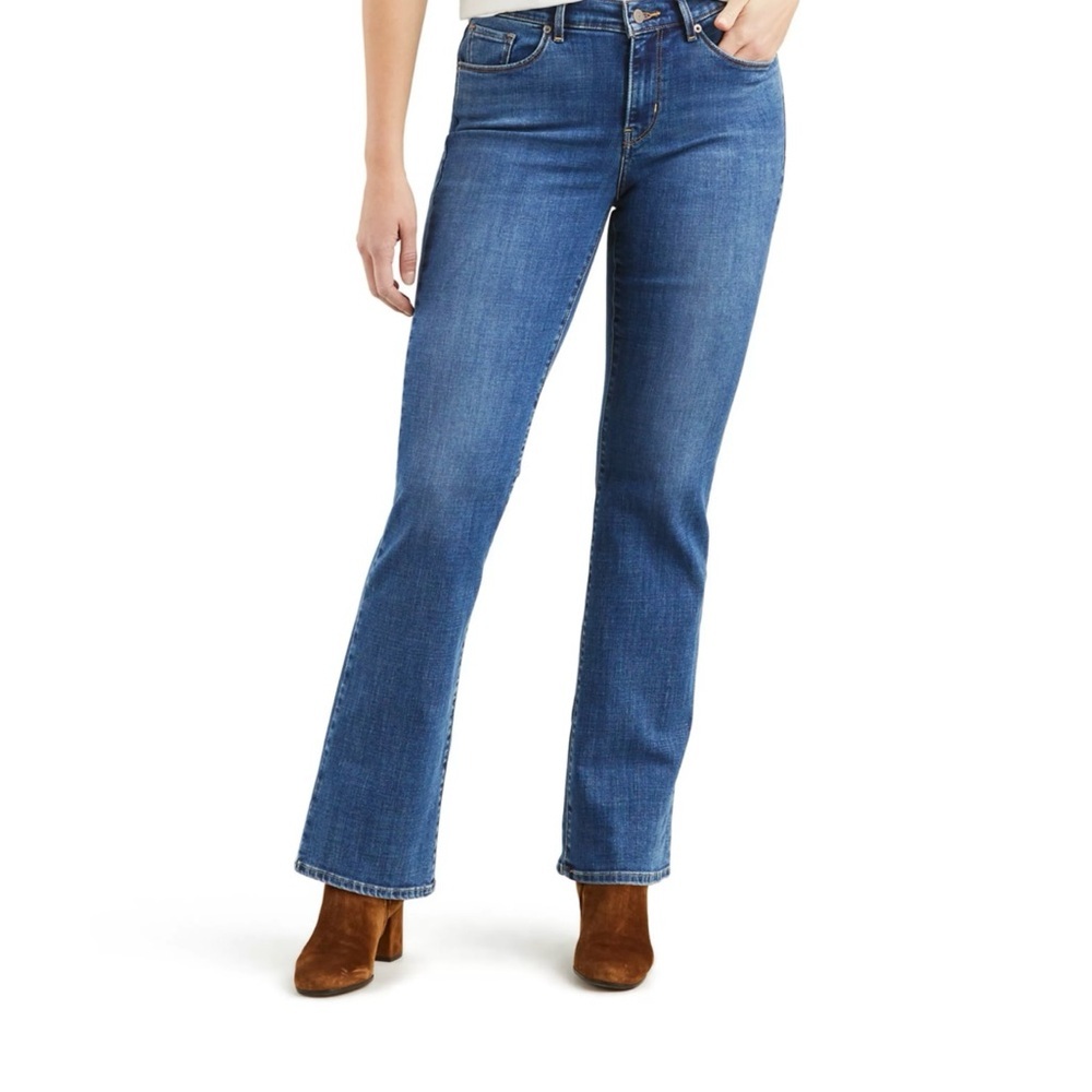 Women's Levi's® Classic Bootcut 515 Jeans
Levi's Size 22S
4